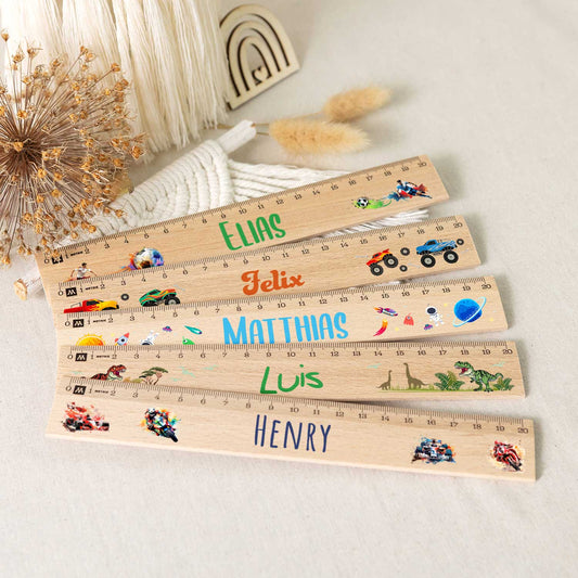 Personalisiertes Lineal zur Einschulung mit verschiedenen Designs