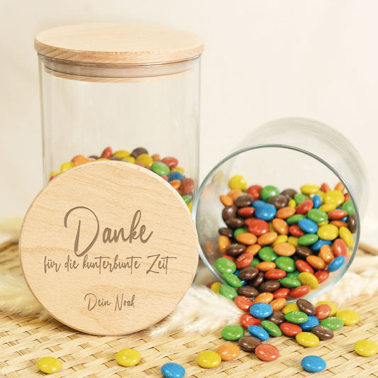 Graviertes Vorratsglas mit Holzdeckel - Danke für die kunterbunte Zeit