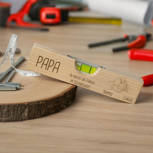 Bedruckte Wasserwaage für Papa - Papa Fistbump