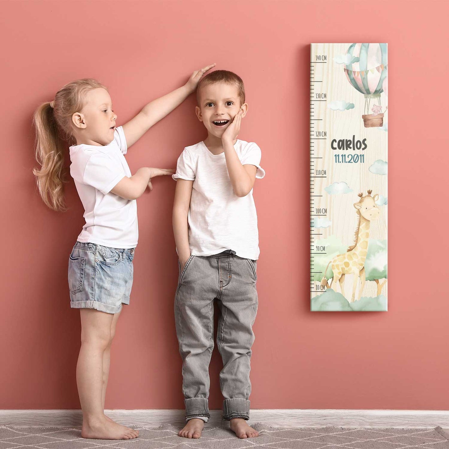 Messlatte mit Namen für Kinder im Giraffe Design