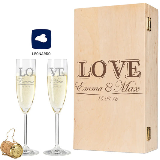 Leonardo Sektgläser mit Gravur im "Love" Design als Set inkl. gravierter Holzkiste