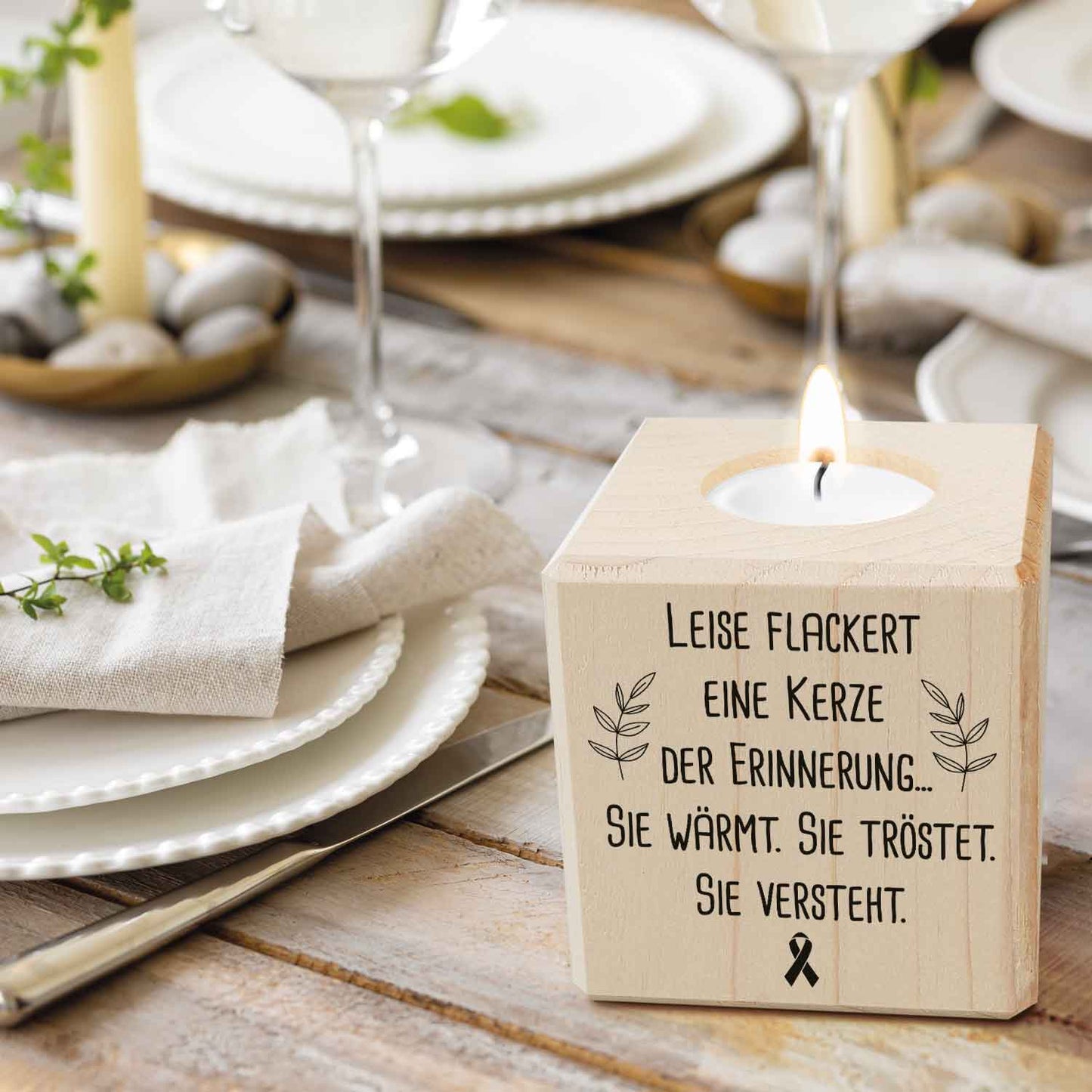 Trauerlicht - Teelichthalter mit Gravur aus Holz - Grabschmuck